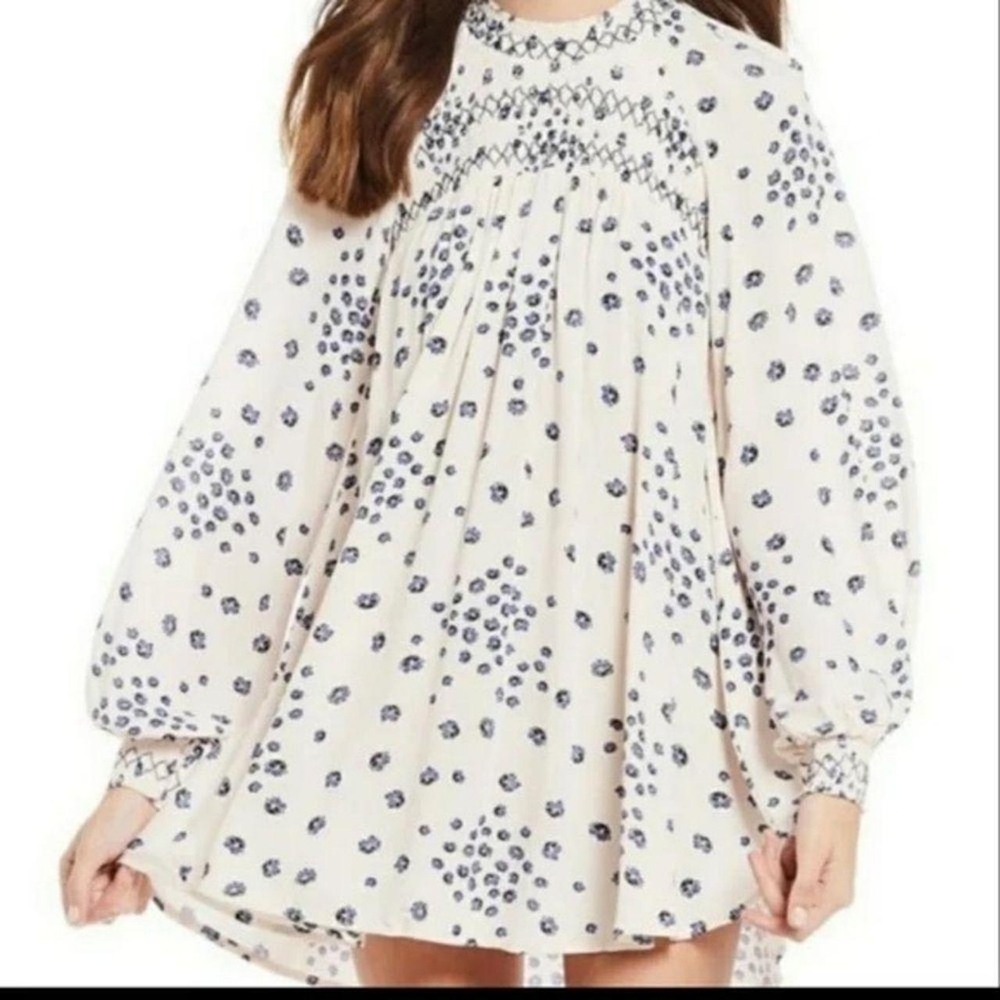 FREE PEOPLE Flowers in Her Hair tunic - ivory with blue floral -Size S